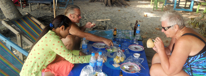 Eating StreetFood on the beach in Thailand